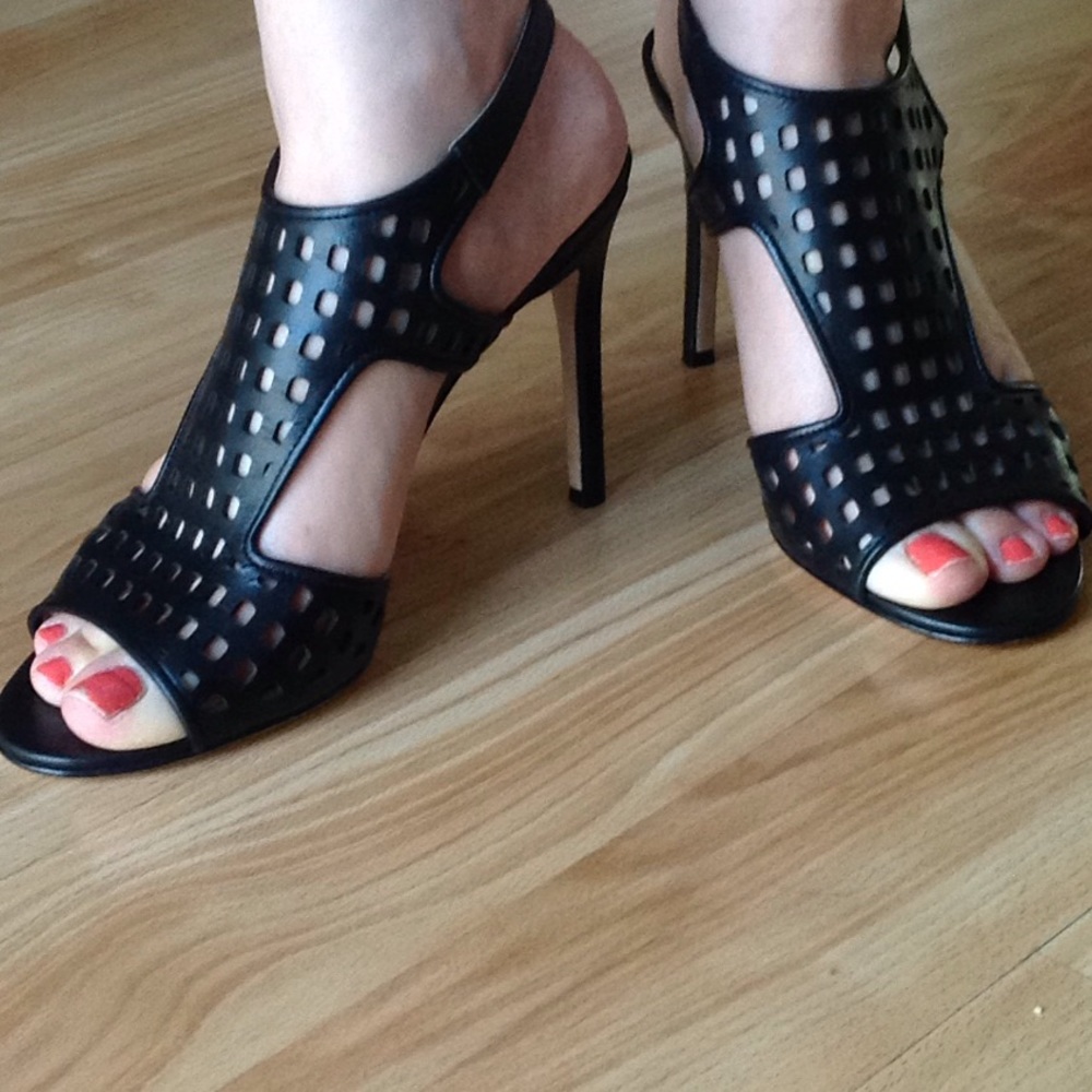 Bettye Muller "divine" heels